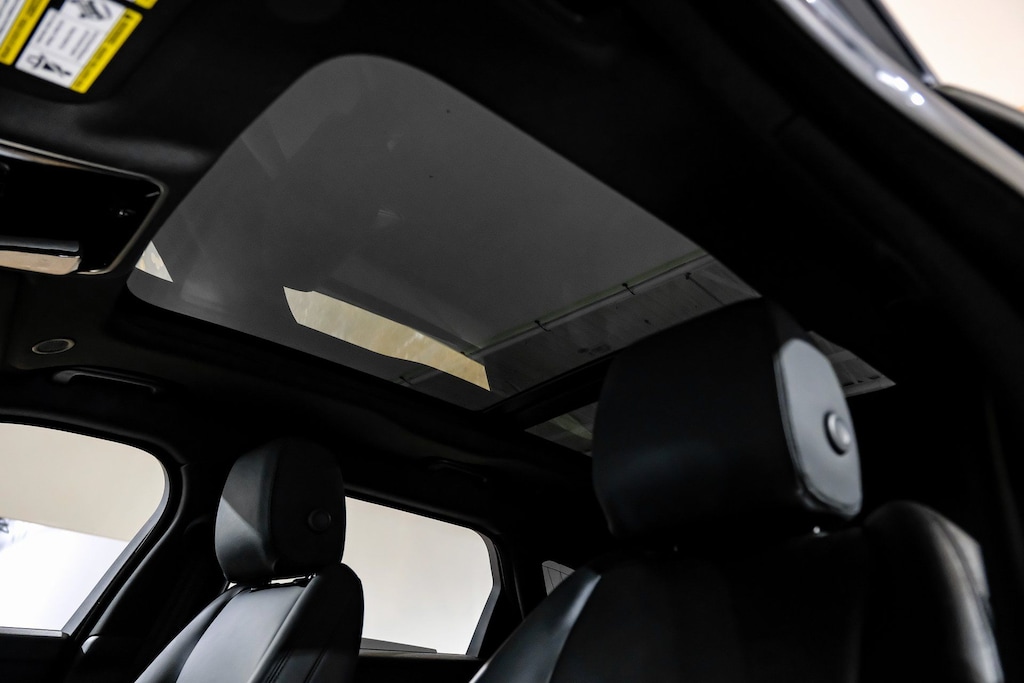 Used 2024 Land Rover Range Rover Velar P250 Dynamic SE/Meridian Sound System/20" 10 Spoke Gloss Black Wheels SUV