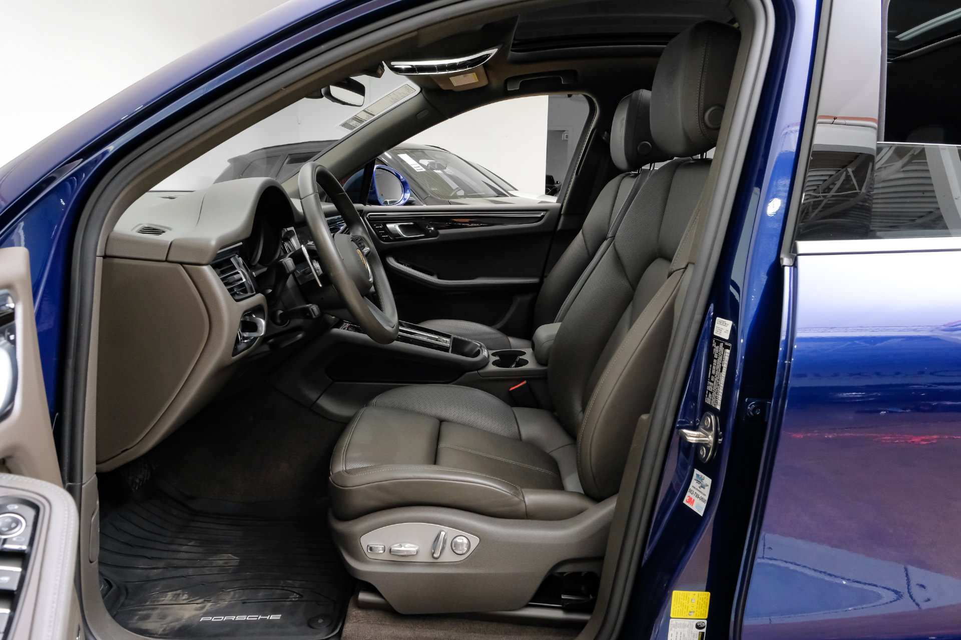 Used 2023 Porsche Macan T Premium Package Plus/BOSE® Surround Sound System/20" Macan S Wheels in Highly Polished SUV