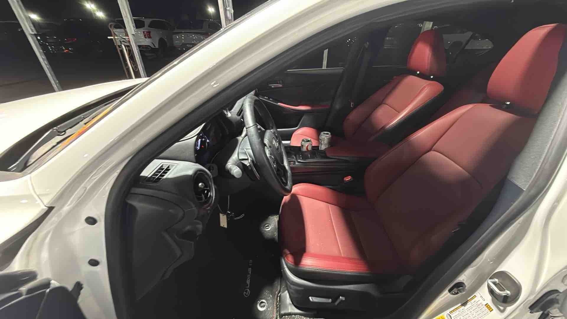 2024 Lexus IS 350 F SPORT photo 2