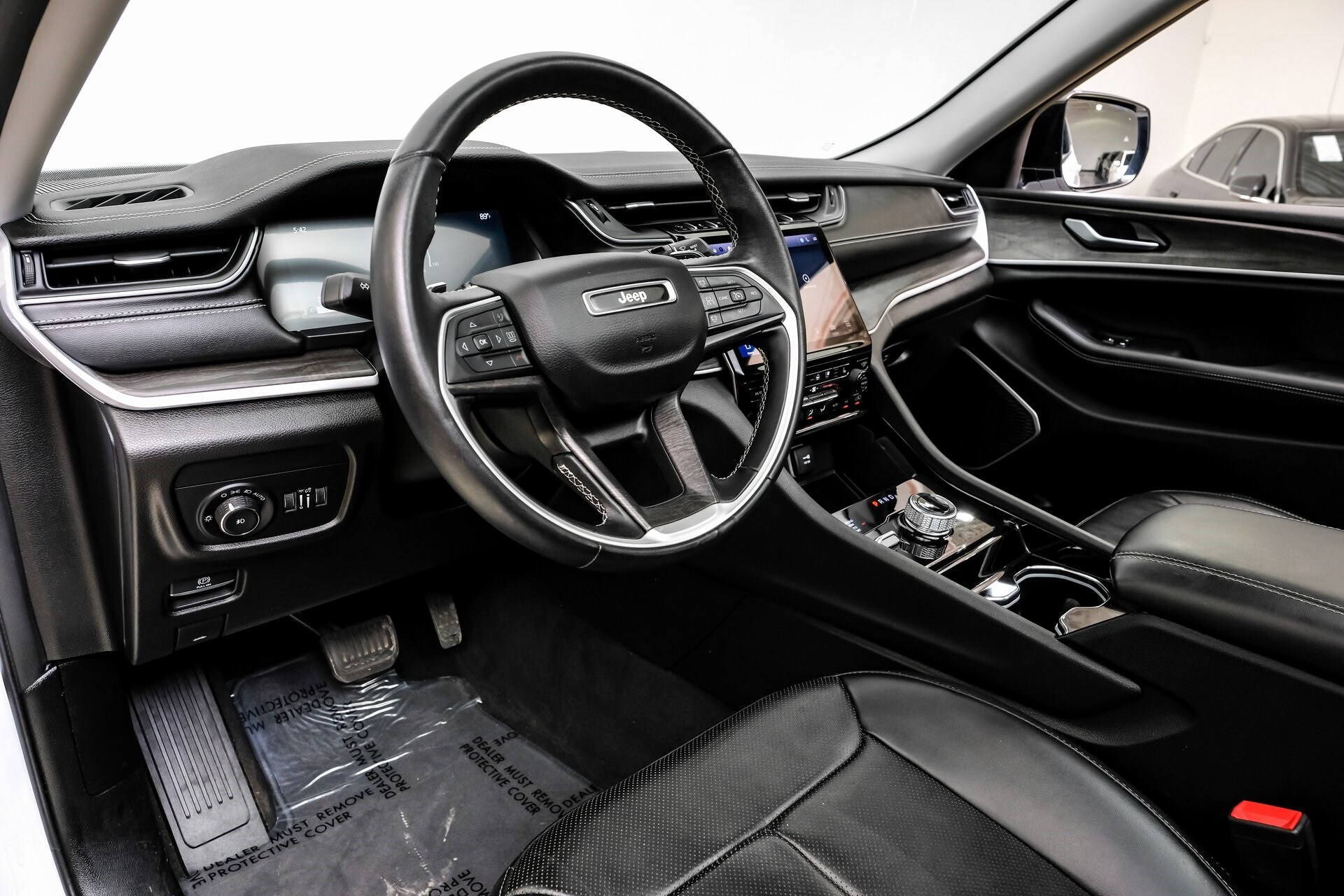2022 Jeep Grand Cherokee Limited photo 3