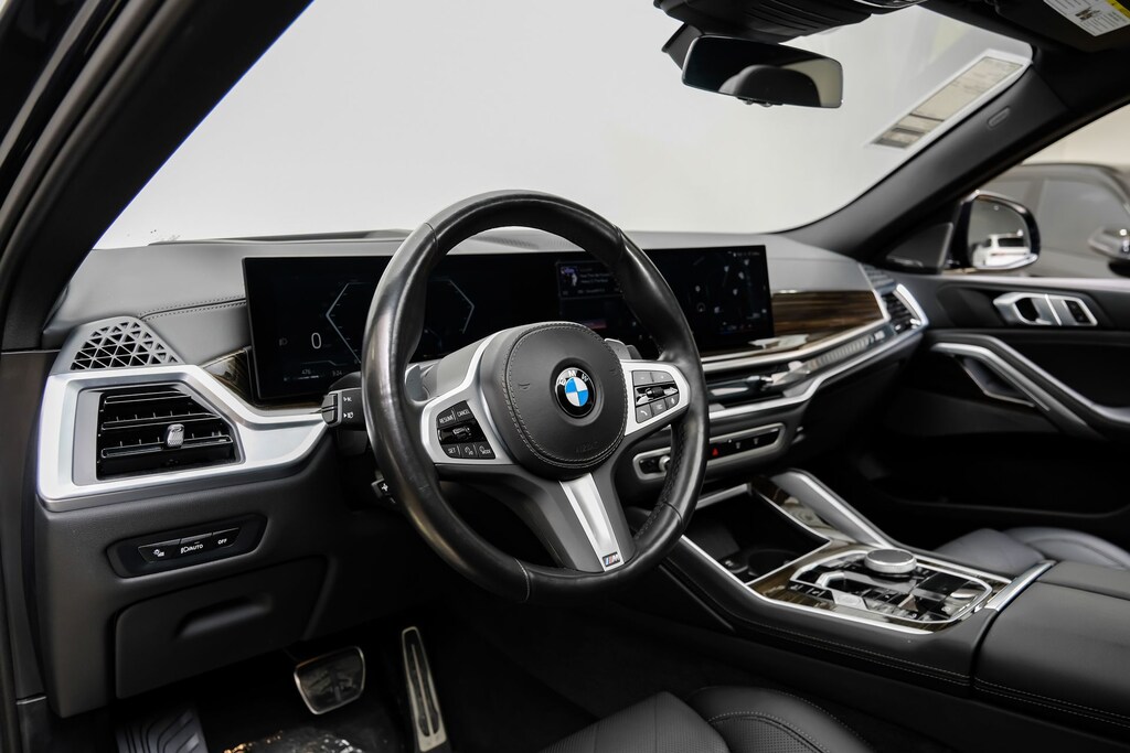 Used 2025 BMW X6 xDrive40i M Sport Package/Premium Package/Parking Assistance Package/Climate Comfort Package/20" M Star-spoke bi-color wheels SUV