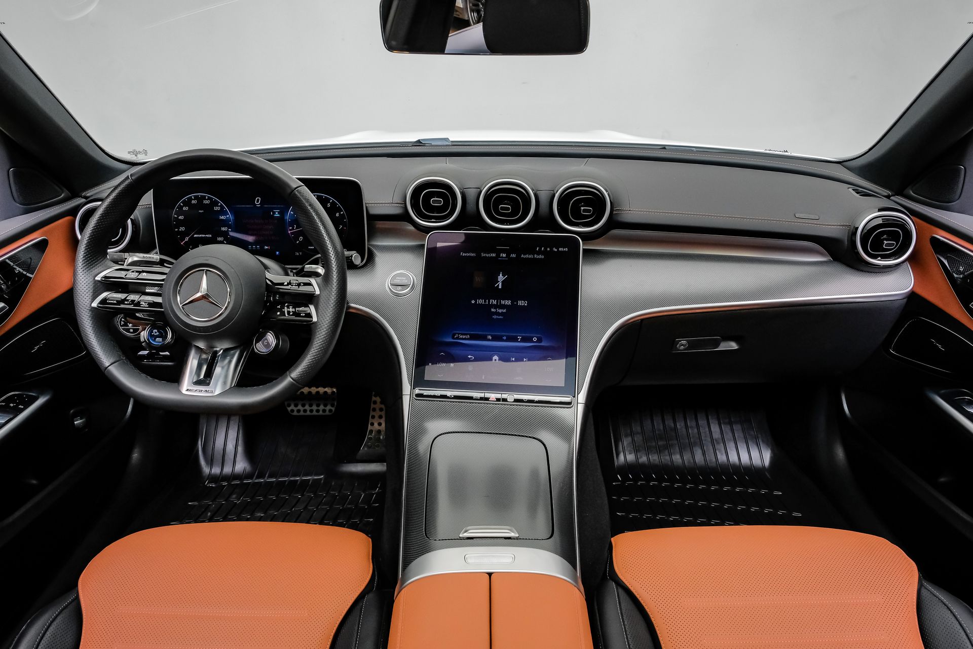 2025 Mercedes-Benz C-Class Sedan AMG C43 - Photo 19