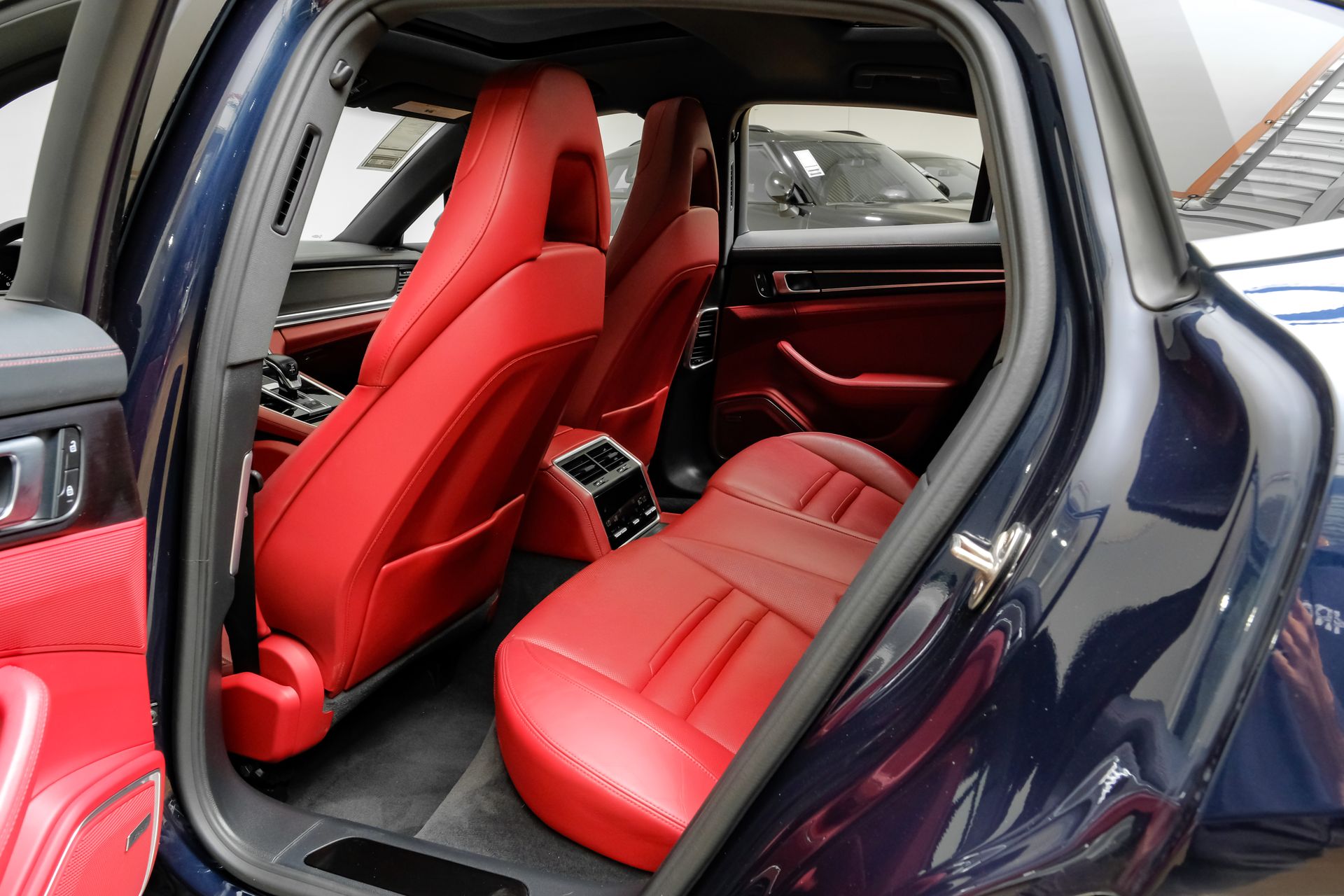 2023 Porsche Panamera Platinum Edition - Photo 41