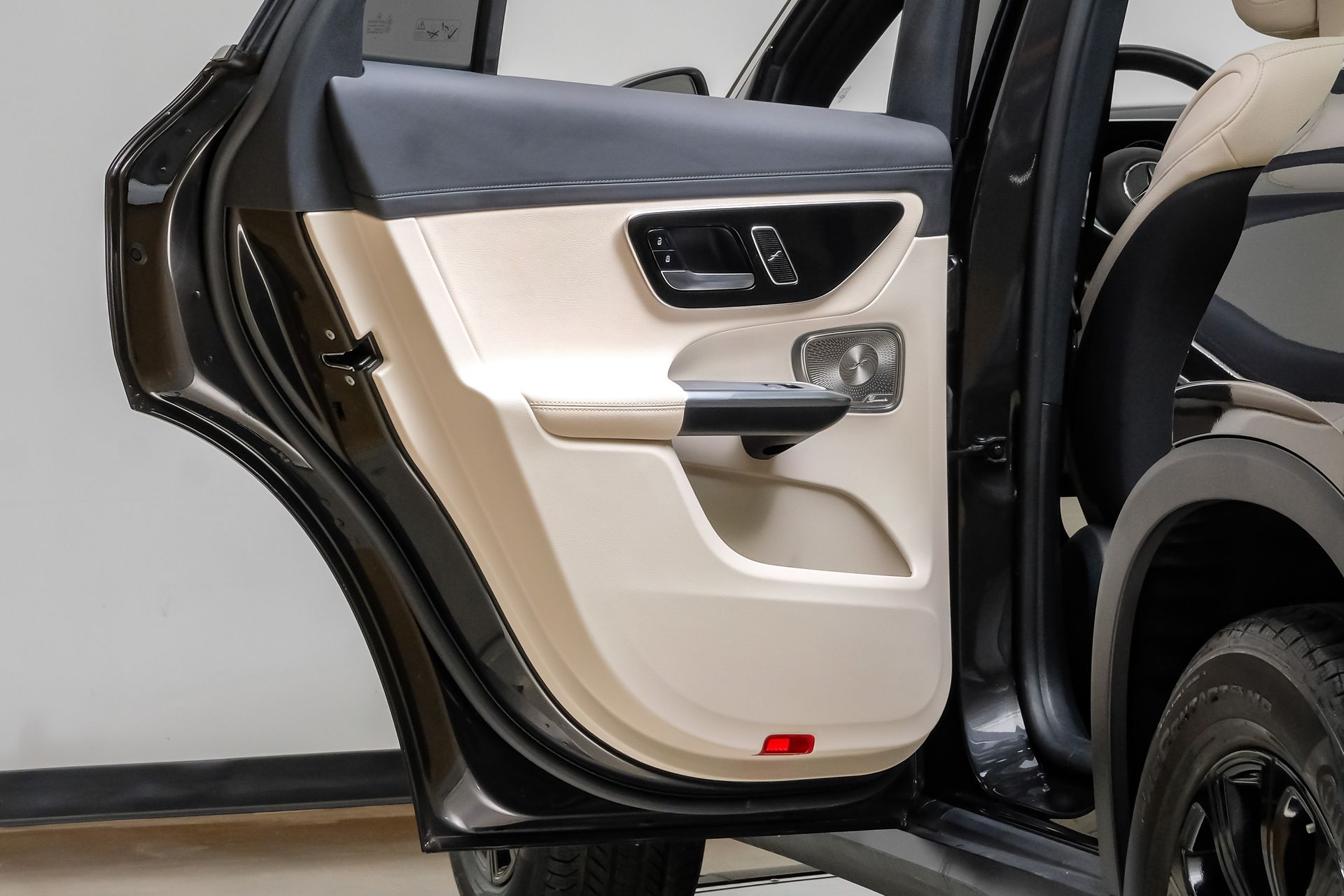 2025 Mercedes-Benz GLC Base - Photo 44