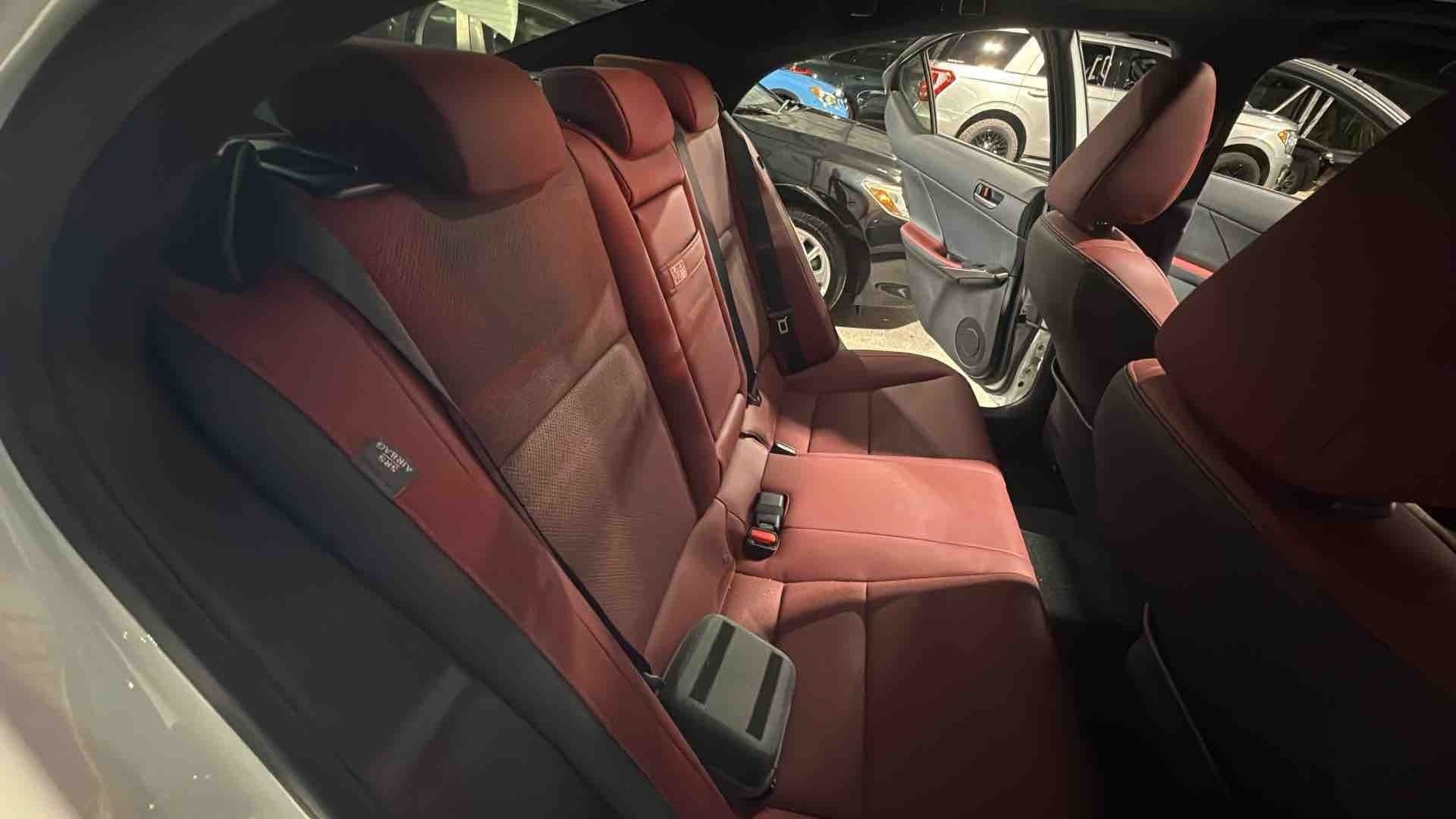 2024 Lexus IS 350 F SPORT photo 3