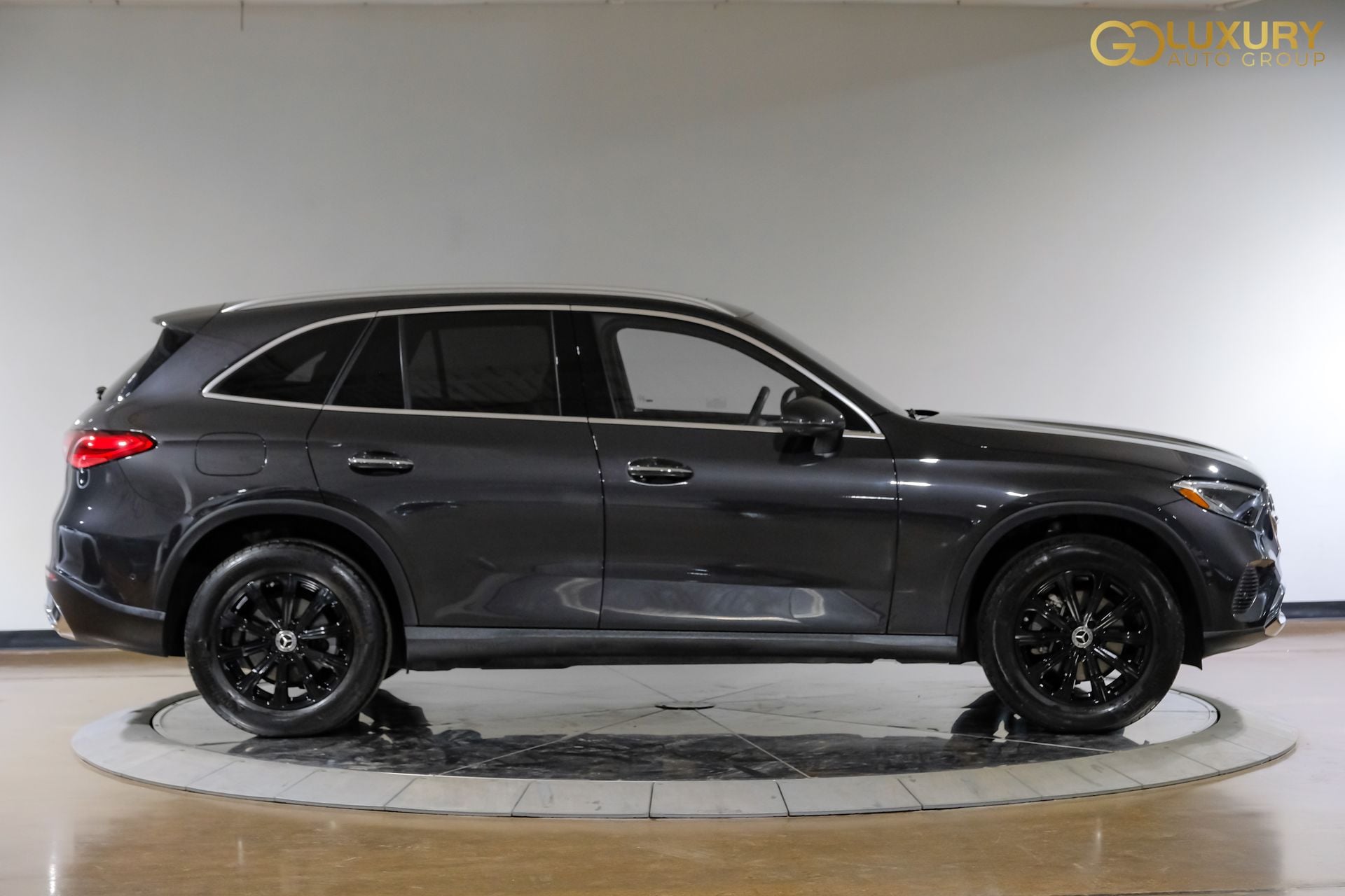 2025 Mercedes-Benz GLC Base - Photo 9