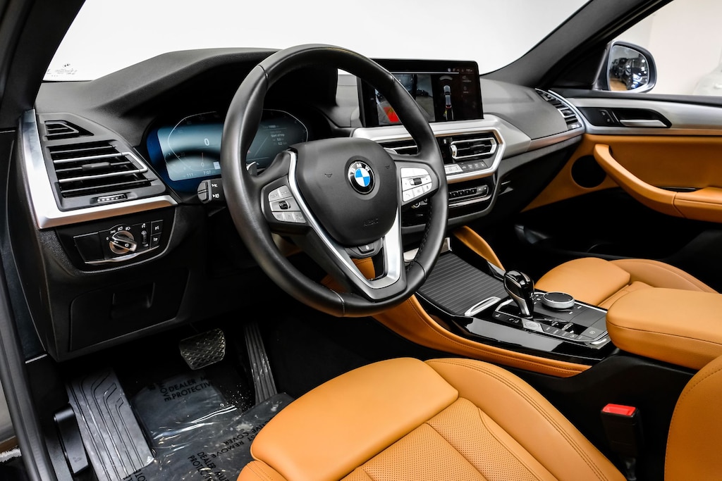 Used 2025 BMW X4 xDrive30i Premium Package/Ambient Lighting/19" Y-Spoke Ferric Grey 693 Wh SUV