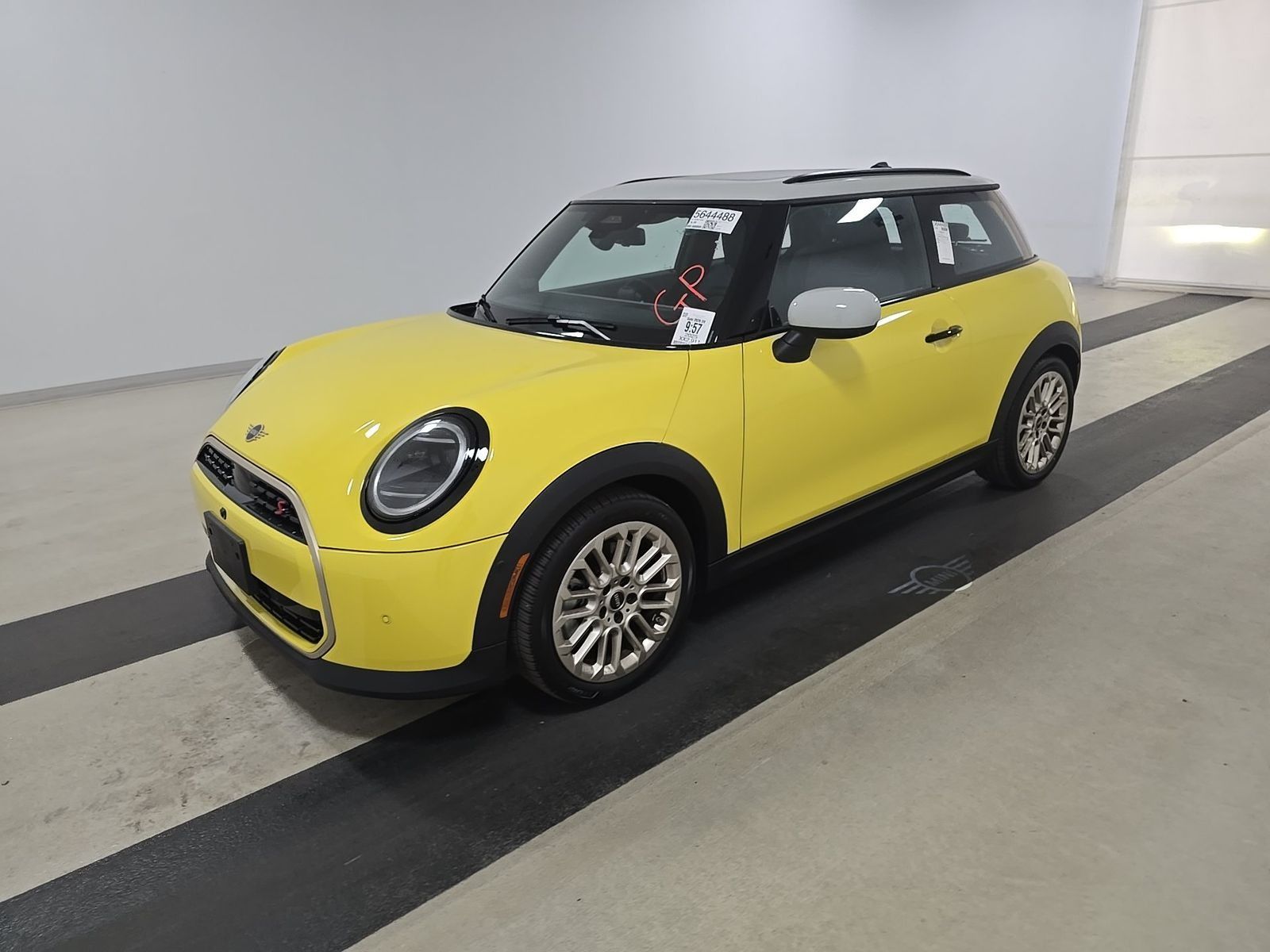 2025 MINI Hardtop's photo