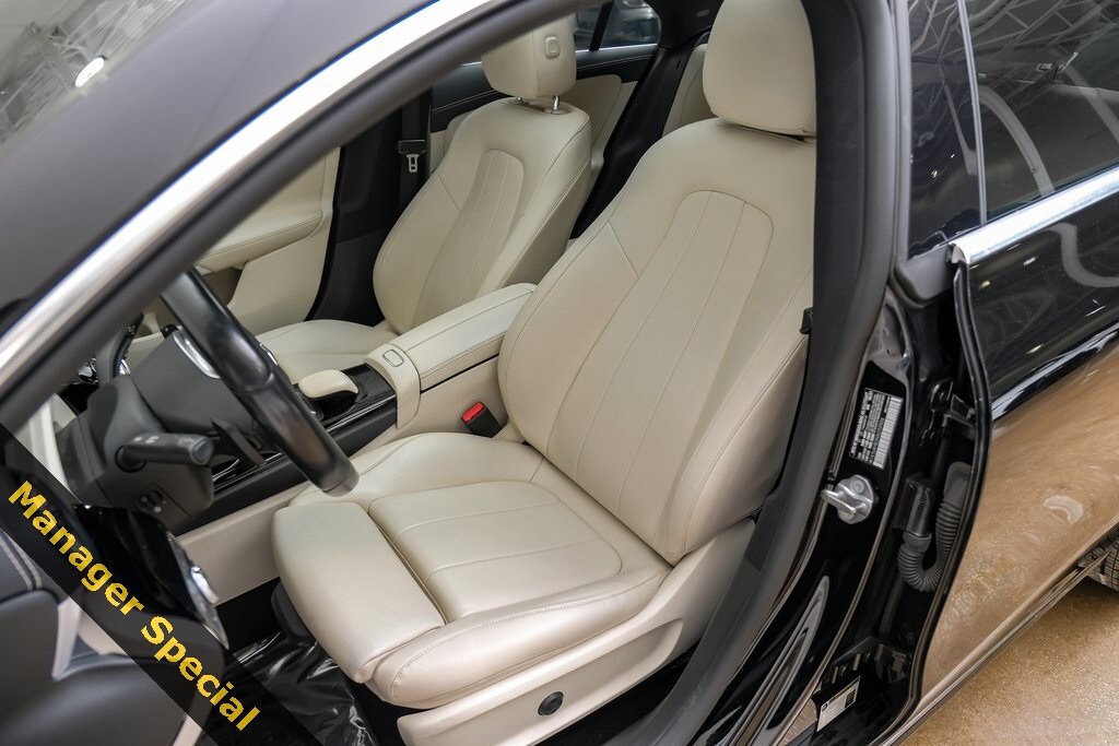 2022 Mercedes Benz CLA 250 4MATIC photo 4