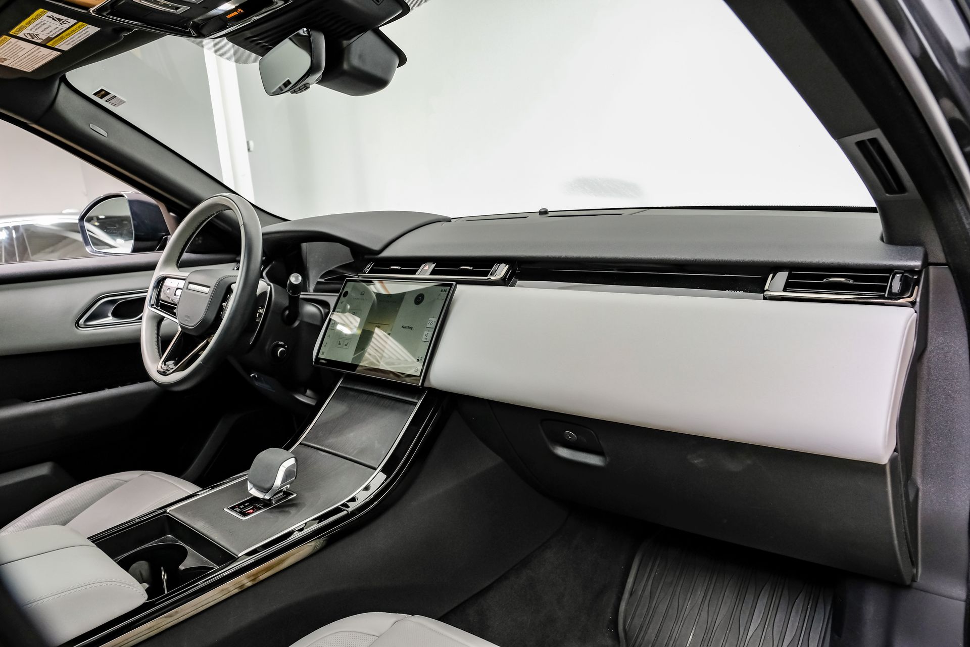 2024 Land Rover Range Rover Velar Dynamic SE - Photo 17