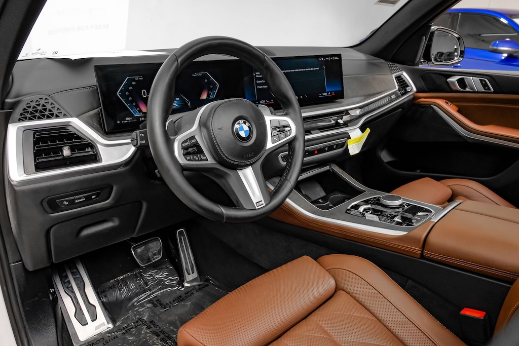 Used 2024 BMW X5 sDrive40i M Sport Package/Coffee Sensafin/ 22" M Dual-Spoke Black 742M Wheels with Staggered Summer Tires SUV