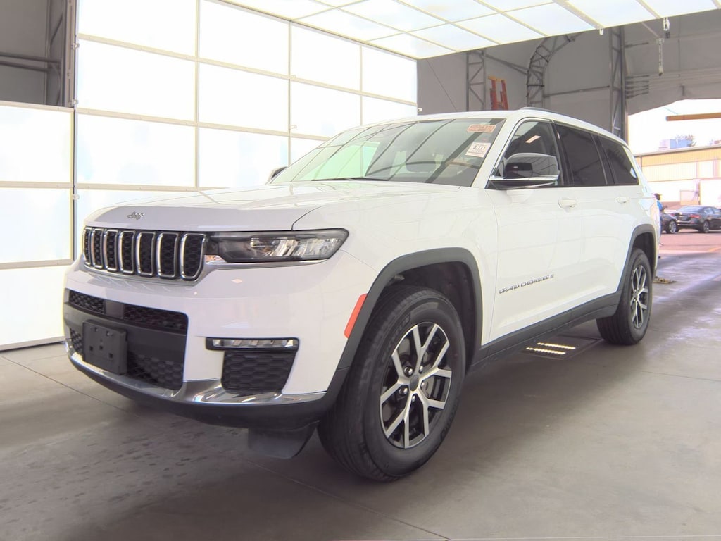 Used 2023 Jeep Grand Cherokee L Limited Package/Dual-Pane Panoramic Sunroof/18-inch 8x0- inch Polish SUV