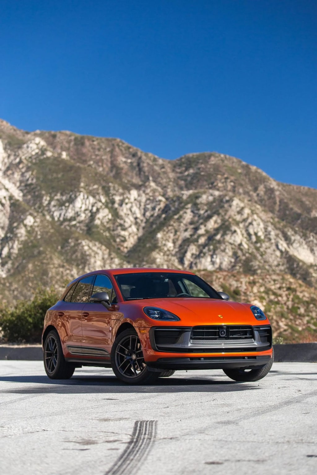 Used 2023 Porsche Macan T Premium Package Plus/Leather Package in Black with Deviated Stitching in Papaya SUV