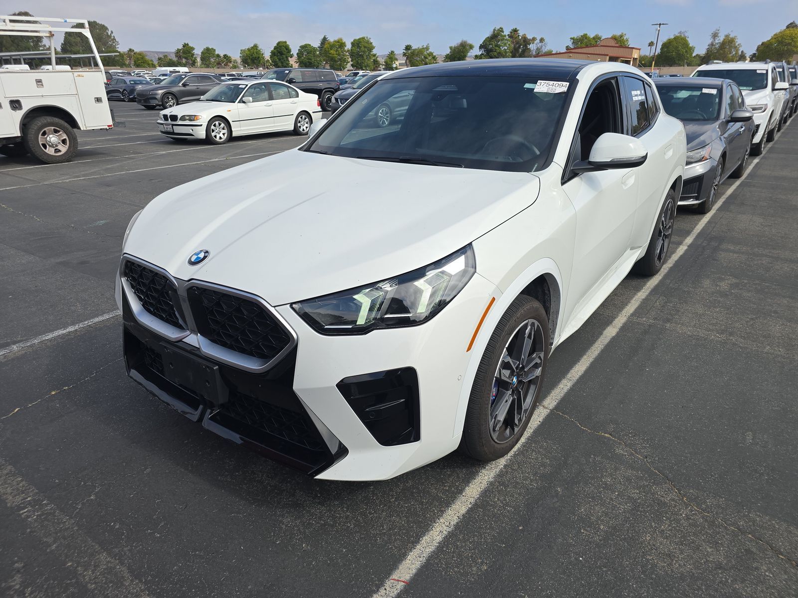 2025 BMW X2 xDrive28i's photo