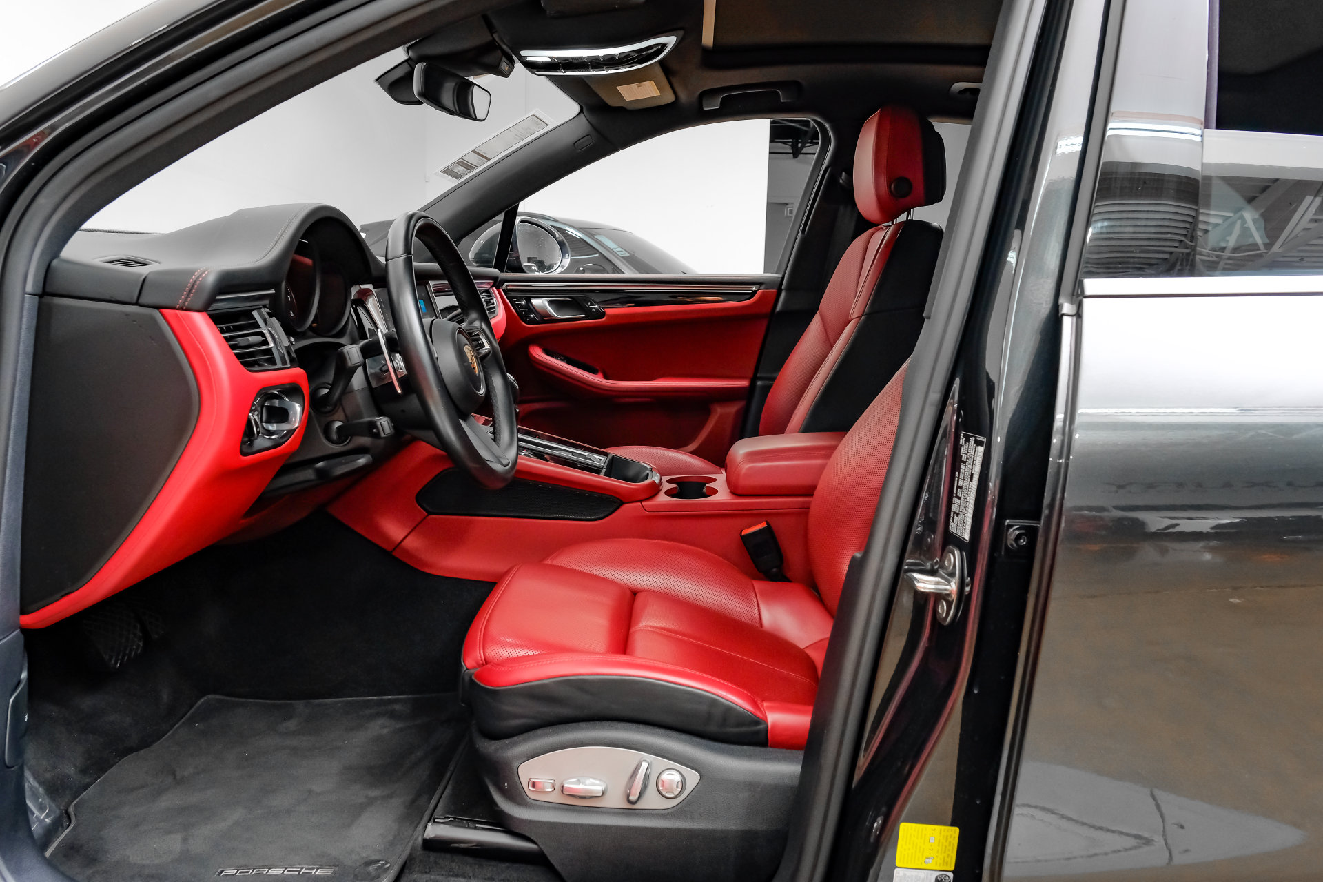Used 2024 Porsche Macan Base SUV