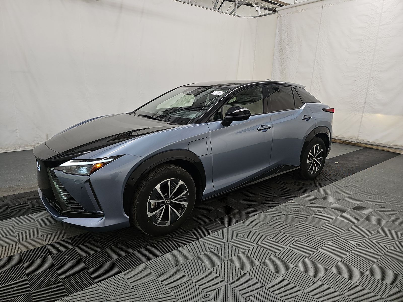 2023 Lexus RZ Premium's photo