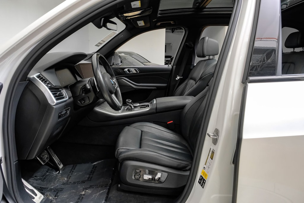 Used 2019 BMW X5 xDrive40i M Sport Package/Luxury Seating Package/ Harman Kardon surround sound SUV