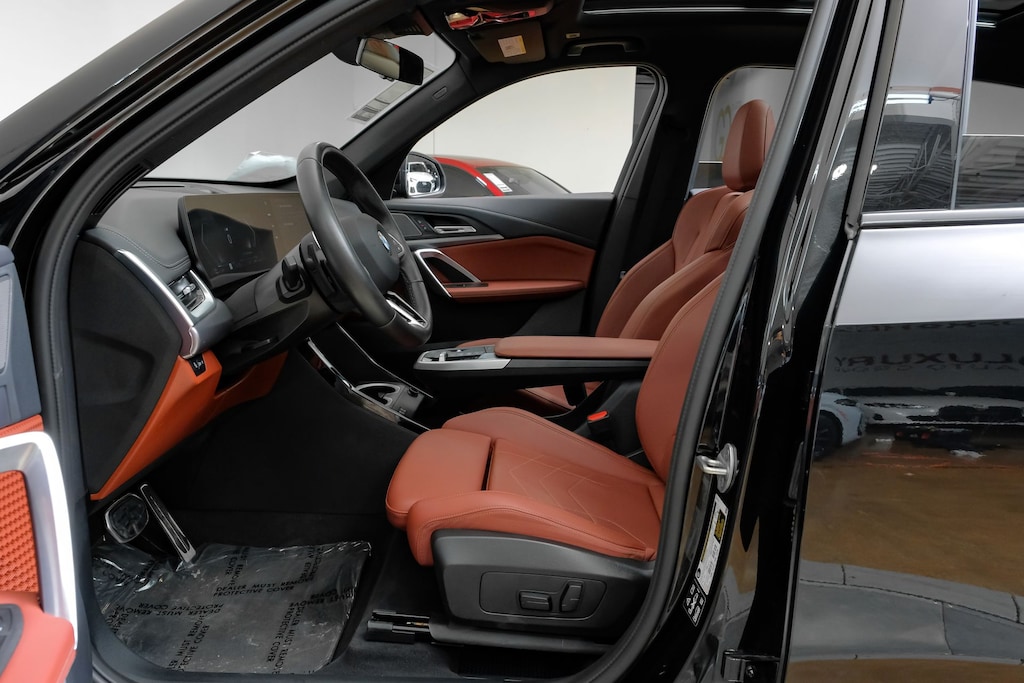 Used 2026 BMW X1 xDrive28i M Sport Package/Convenience PackageCastanea Perforated Veganza/Harman/Kardon Premium Sound System/18" M V-Spoke Bicolor 838M Wheels with All Season Tires SUV
