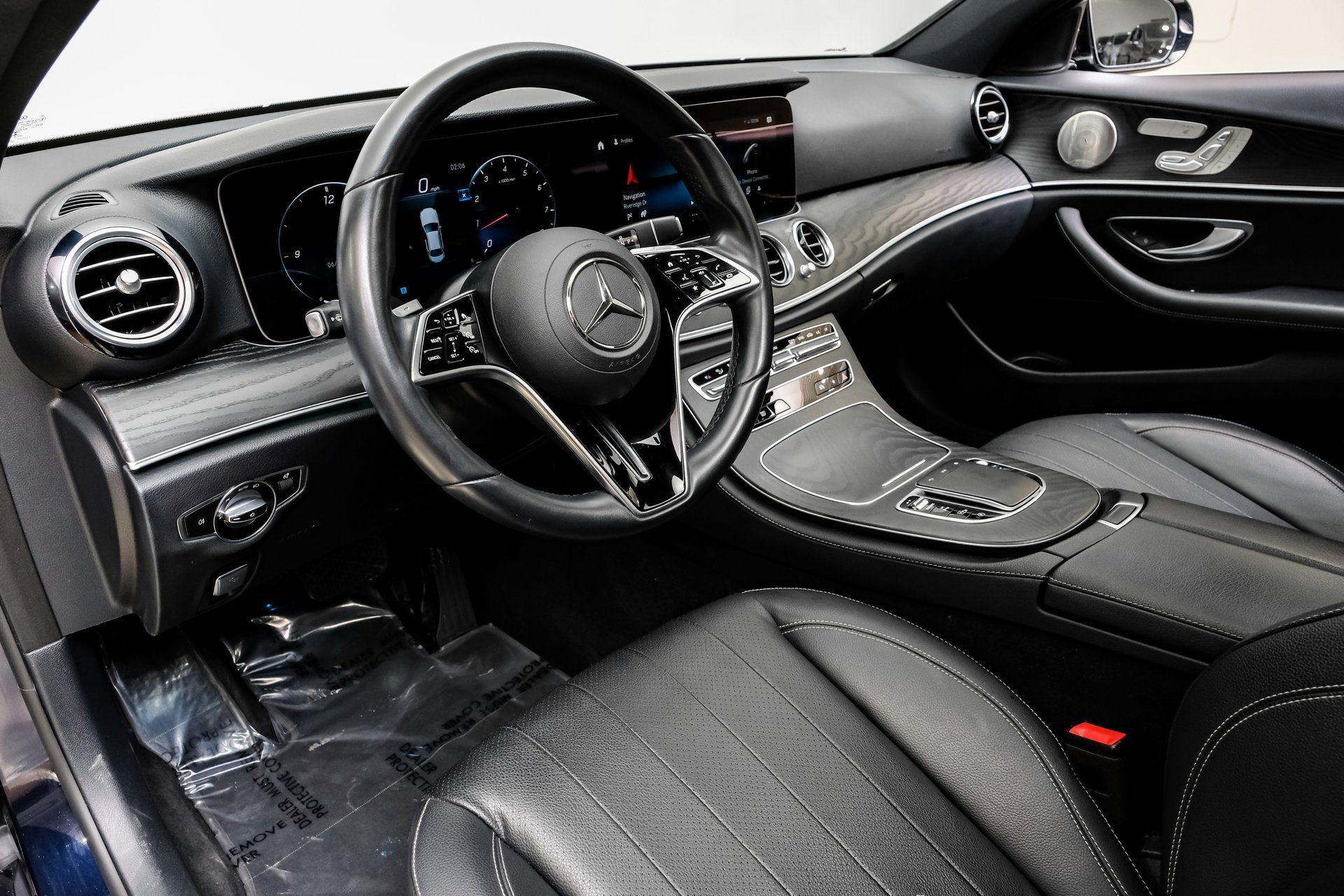 2022 Mercedes Benz E 400 photo 3