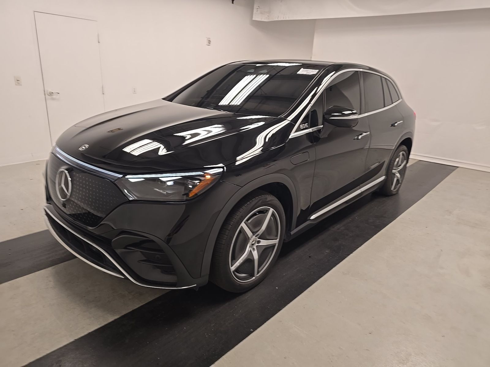 2024 Mercedes-Benz EQE SUV EQE 350's photo