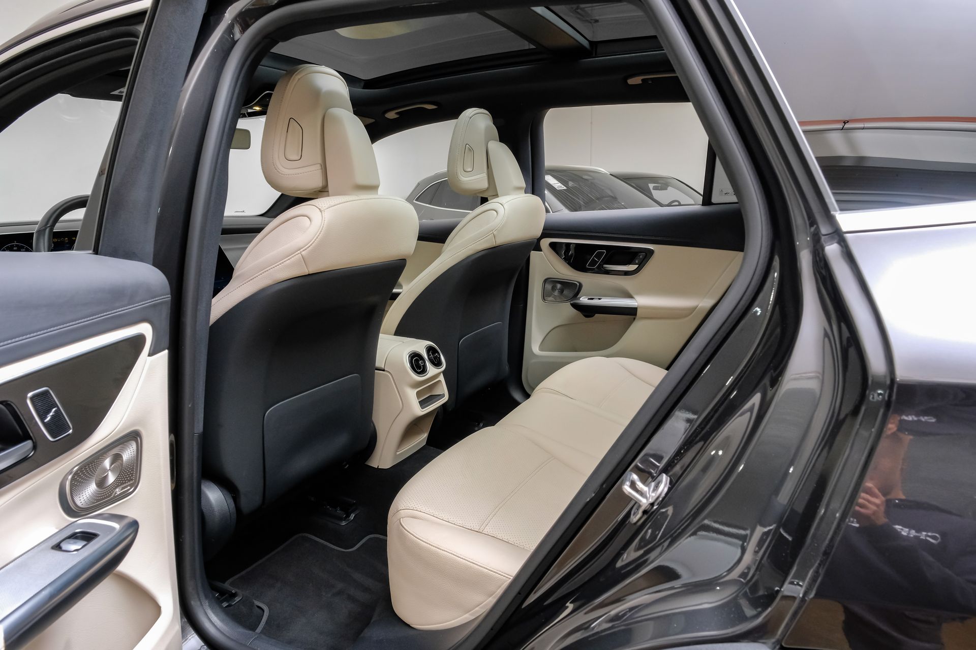 2025 Mercedes-Benz GLC Base - Photo 37