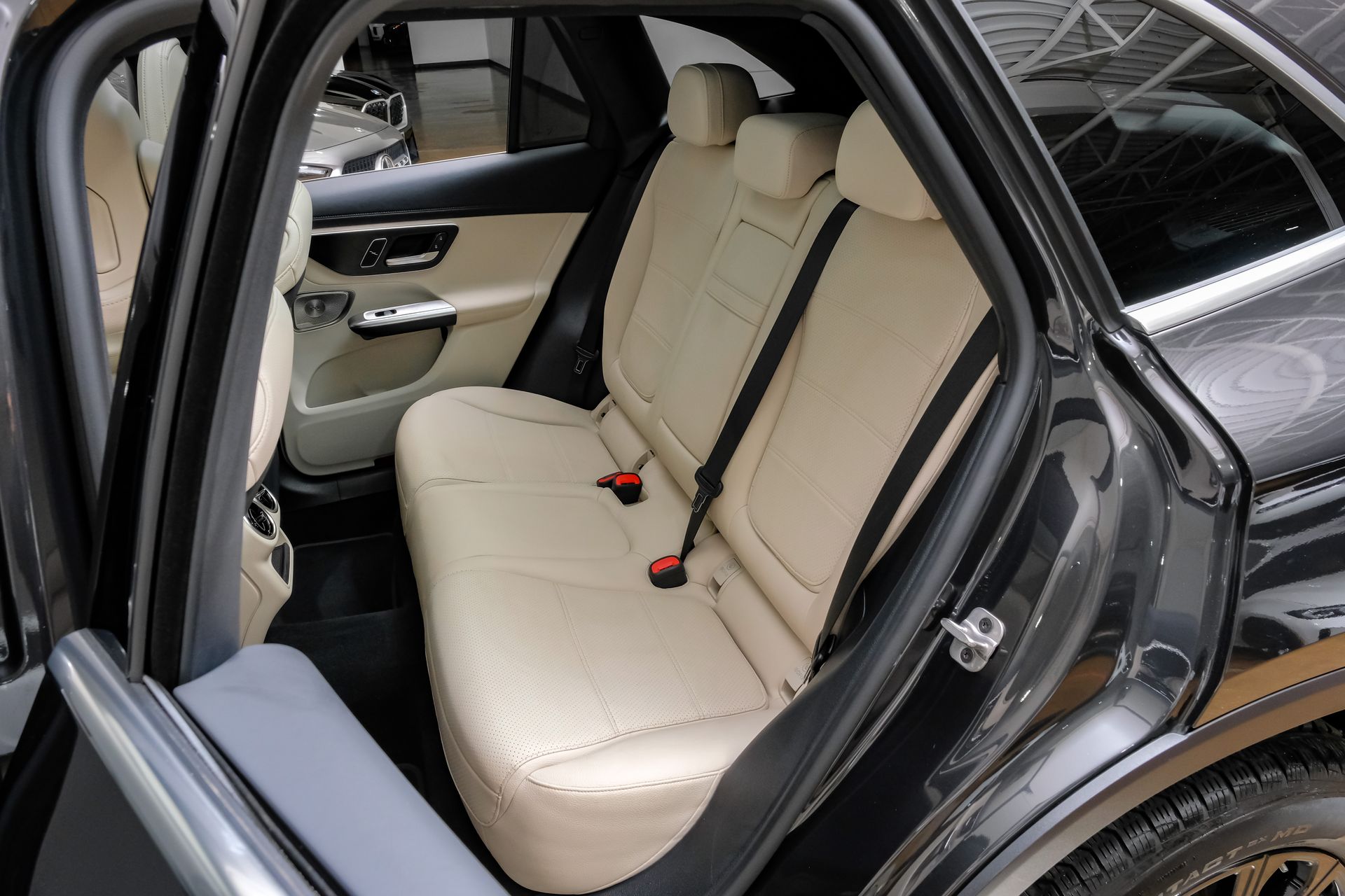 2025 Mercedes-Benz GLC Base - Photo 38