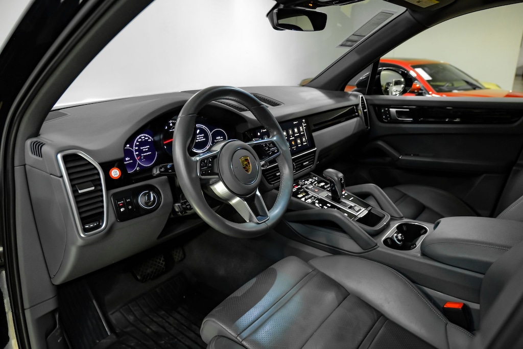 Used 2023 Porsche Cayenne Comfort Access/Panoramic Roof System/4-Zone Climate Control/21" RS Spyder Design Wheels incl. Wheel Arch Extensions in Exterior Color/Power Seats (14-way) with Comfort Memory SUV