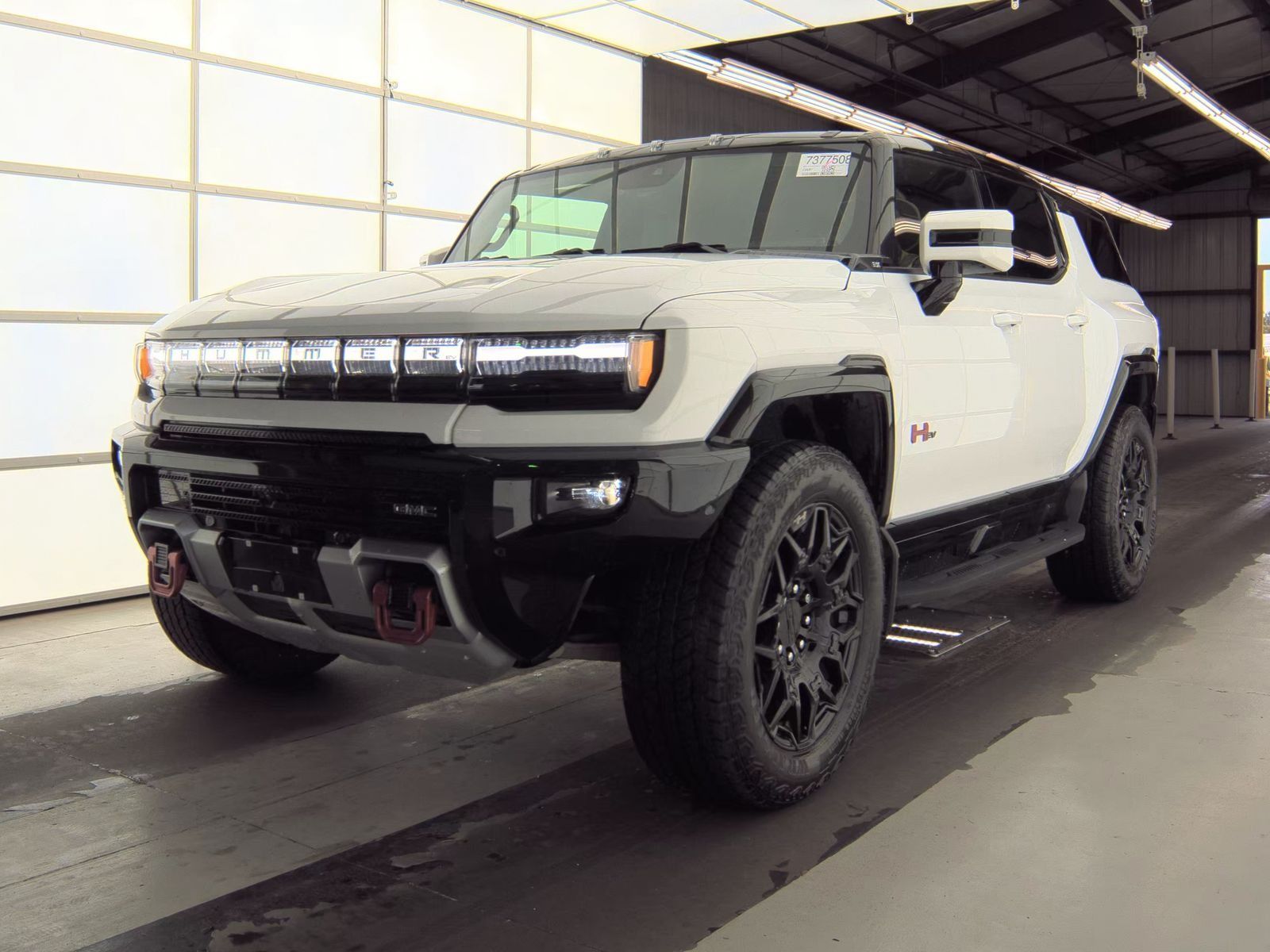 2025 GMC Hummer EV 2X SUV's photo