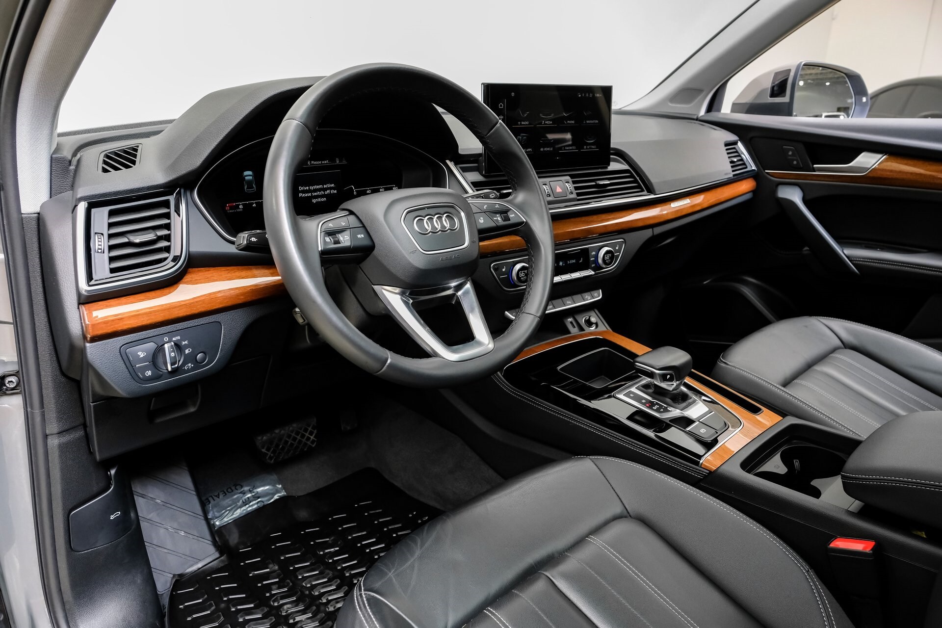 2023 Audi Q5 45 S line Premium Plus photo 3
