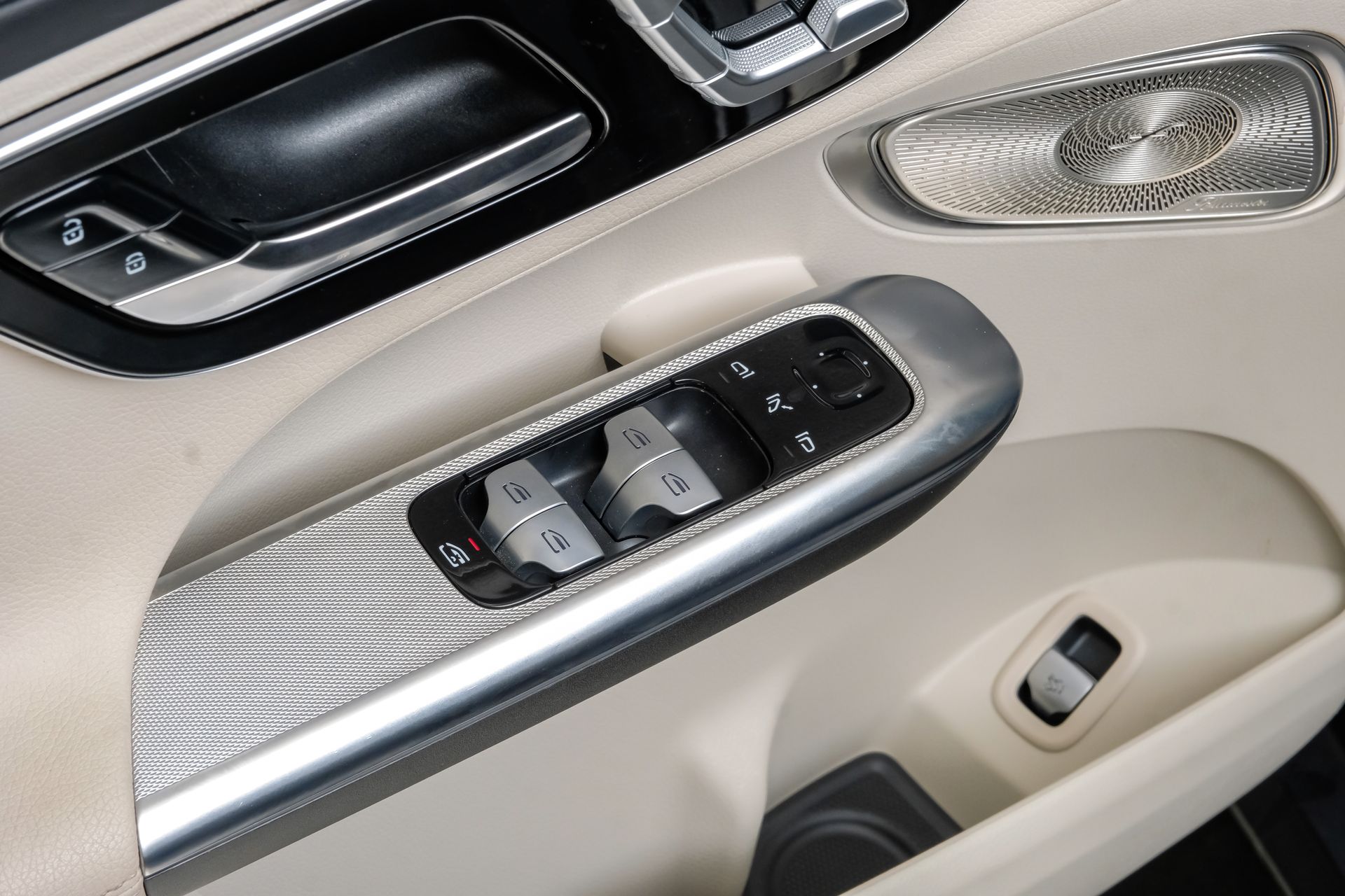 2025 Mercedes-Benz GLC Base - Photo 42