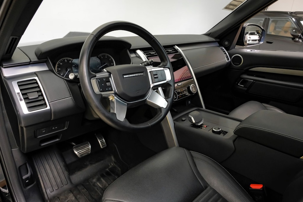 Used 2023 Land Rover Discovery P300 S R-Dynamic/Premium Interior Protection and Storage Pack/22" Style 5124, 5 split-spoke, Gloss Black SUV