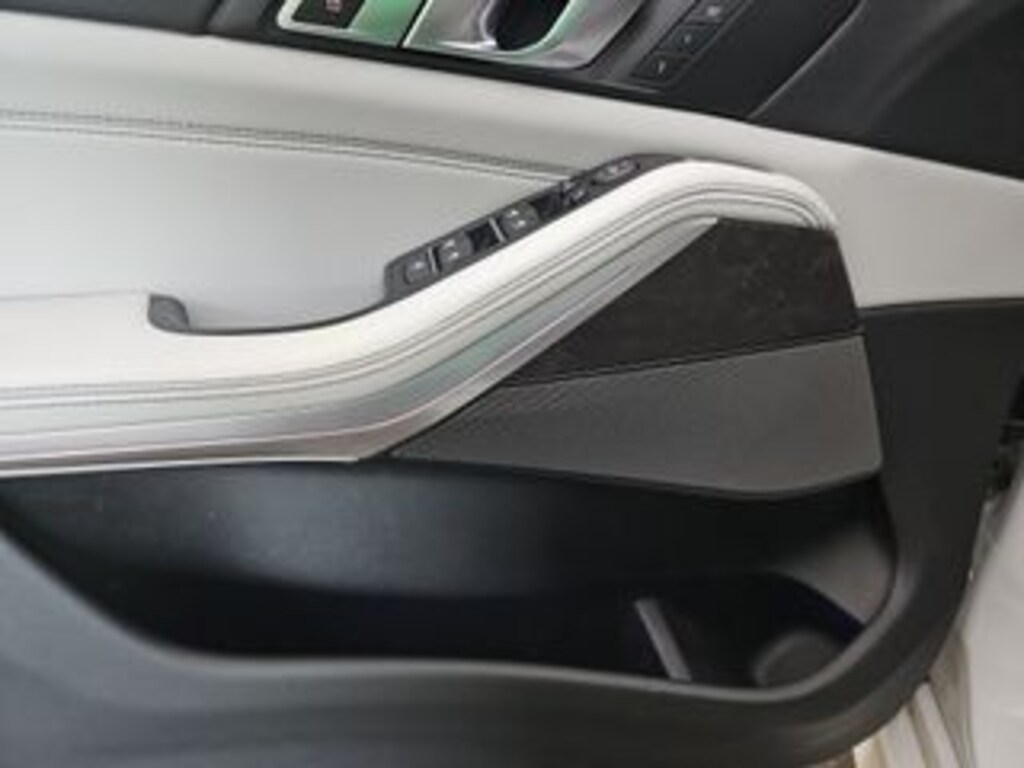 Used 2023 BMW X5 xDrive40i M Sport Package/Premium Package/Head-Up Display/Parking Assistance Package/20" X 9" M Star-Spoke Bi-Color Wheels SUV