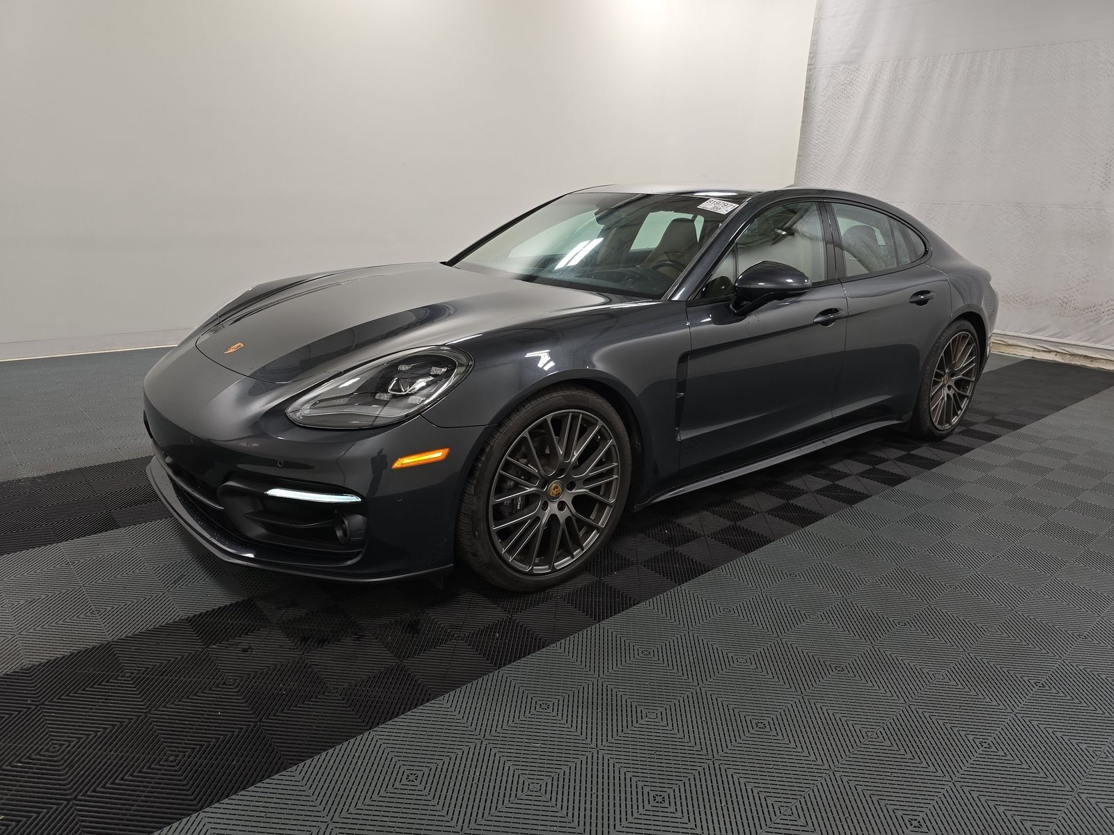 2023 Porsche Panamera Platinum Edition's photo
