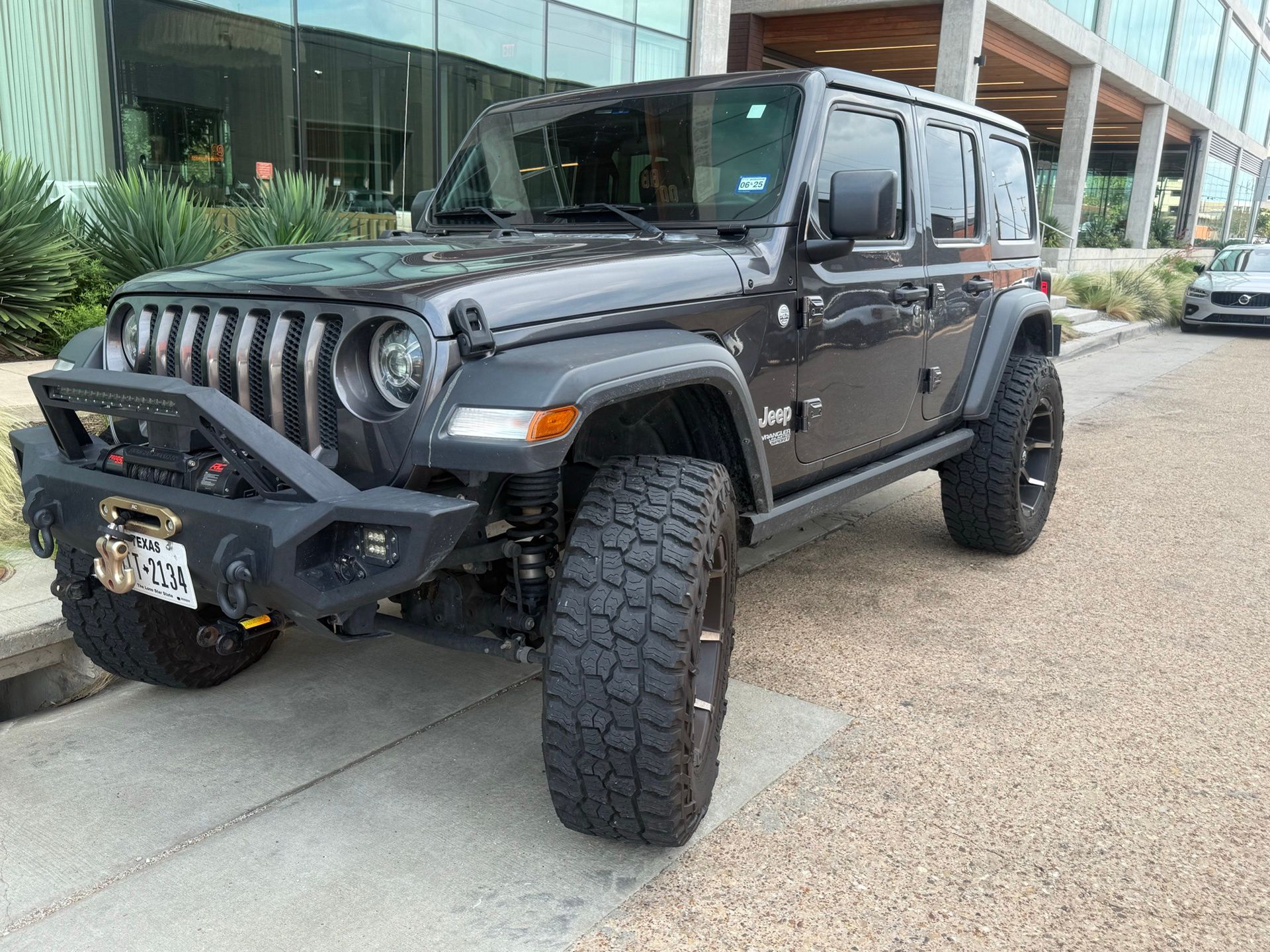 2019 Jeep Wrangler Sport S's photo