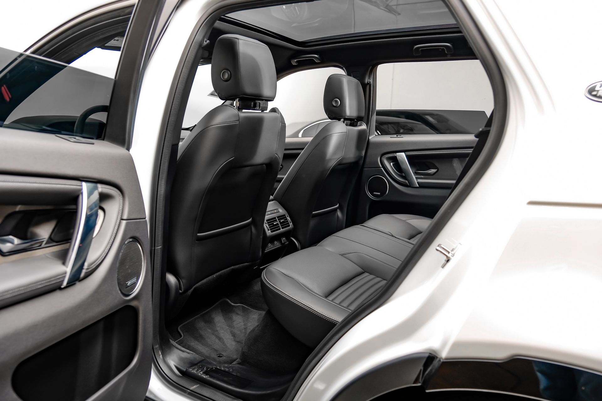2024 Land Rover Discovery Sport Dynamic SE - Photo 48