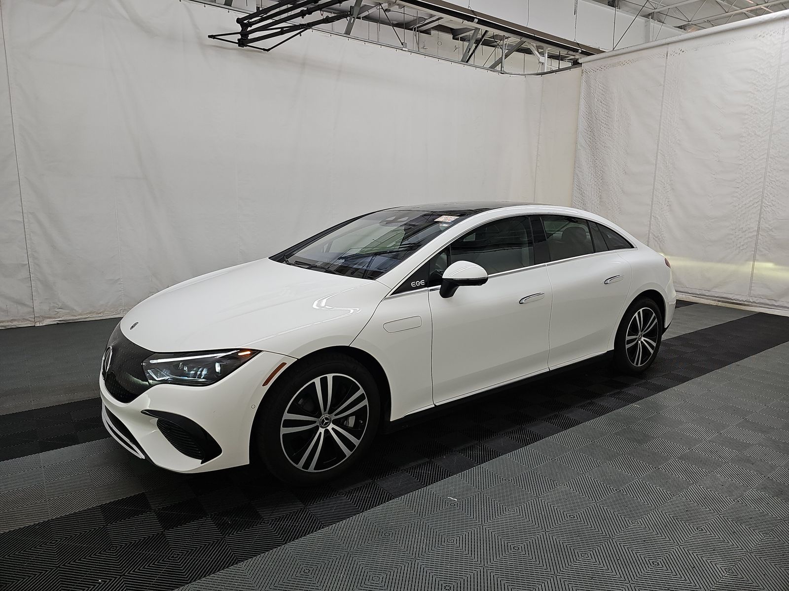 2023 Mercedes-Benz EQE Base's photo