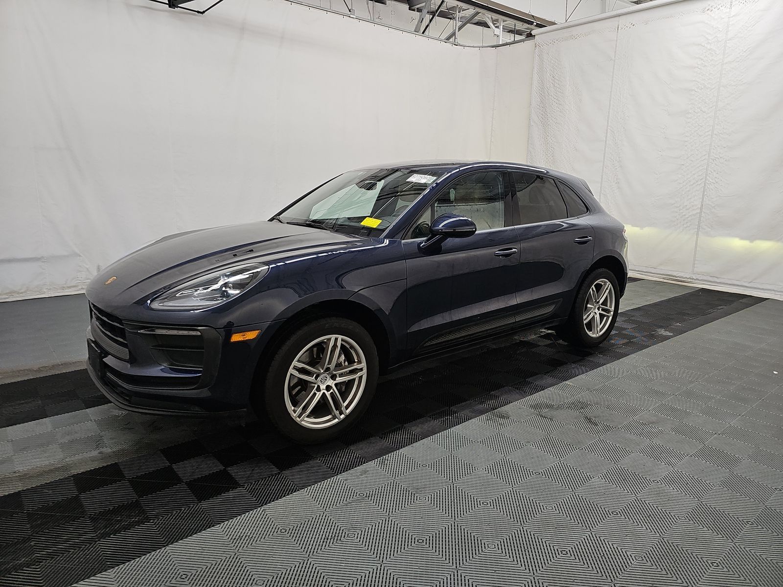 2022 Porsche Macan Base