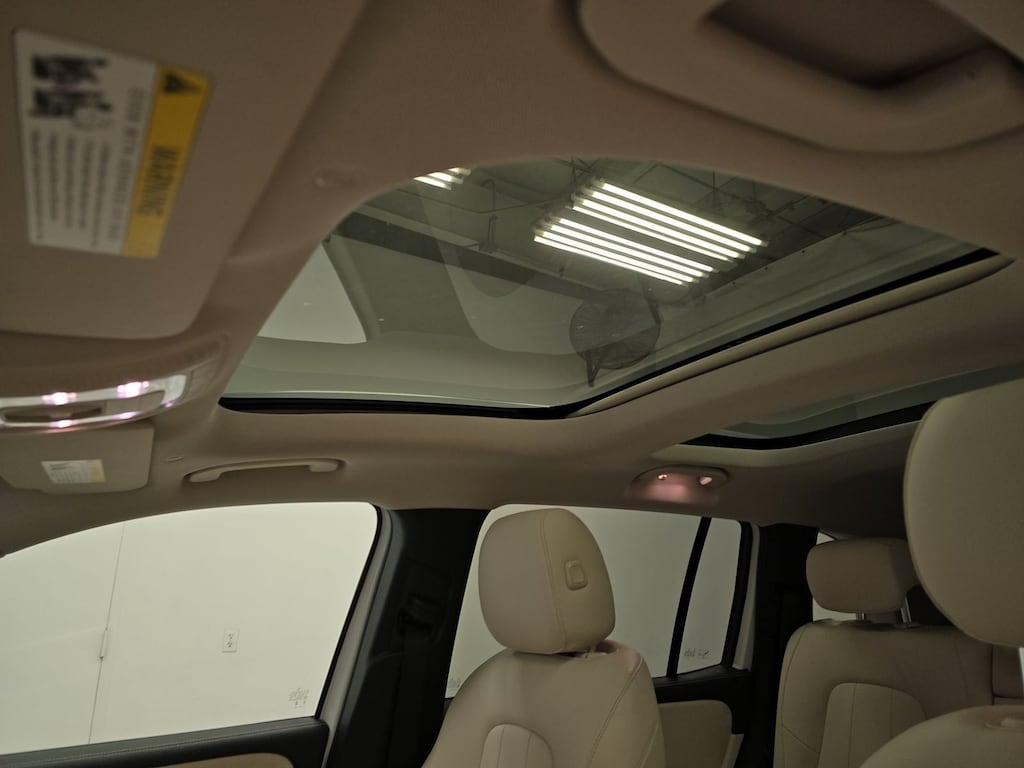 Used 2023 Mercedes-Benz GLB 250 Premium Package/Parking Assistance Package/Third Row Seats/19" 10-Spoke Alloy Wheels SUV