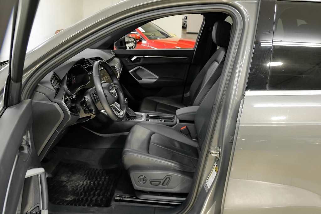 Used 2024 Audi Q3 45 S line Premium Package/Convenience Package/19'' Wheels Package SUV