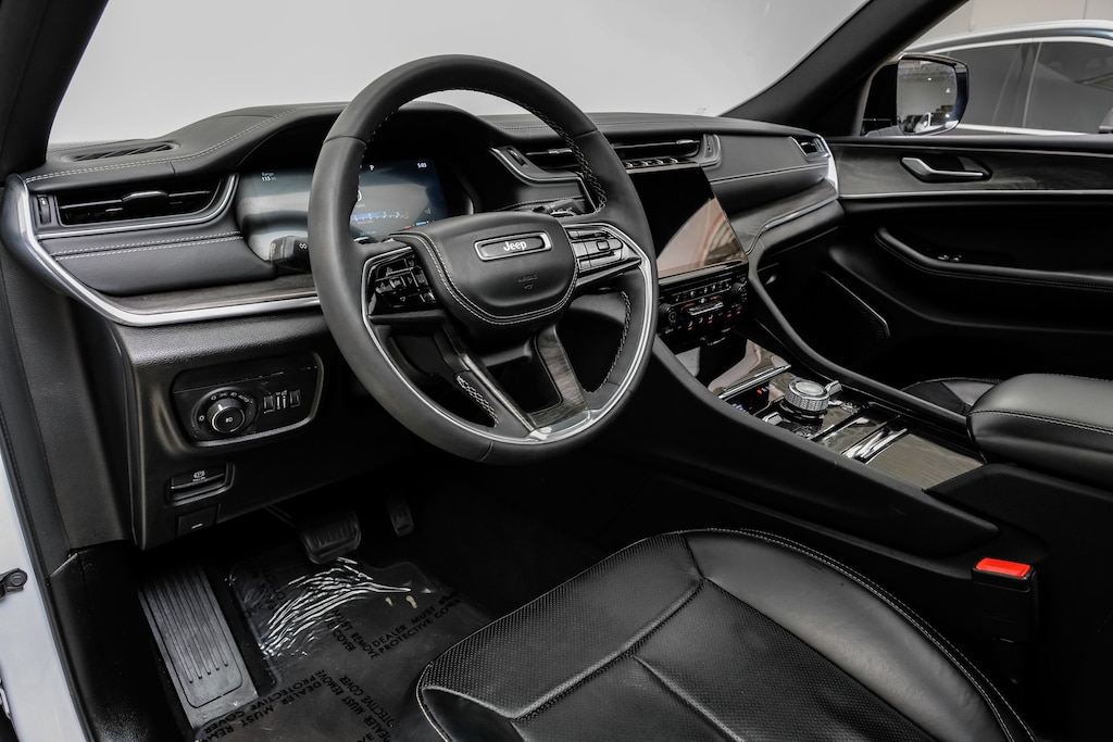 Used 2023 Jeep Grand Cherokee L Overland/20-inch 8x5 Inch Wheels/Ventilated Front Seats/Heated Second Row Seats/9 Amplified Speaker W Subwoofer SUV