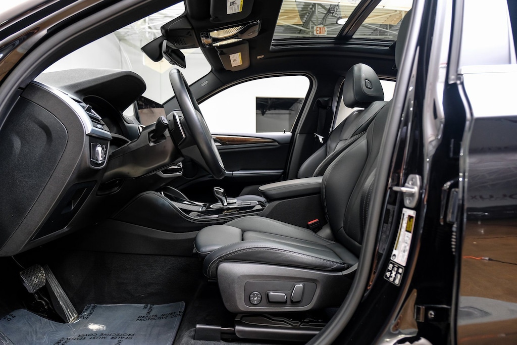 Used 2024 BMW X4 xDrive30i Convenience Package/Parking Assistance Package/19" Y-Spoke Ferric Grey 693 Wh/Remote Engine Start SUV