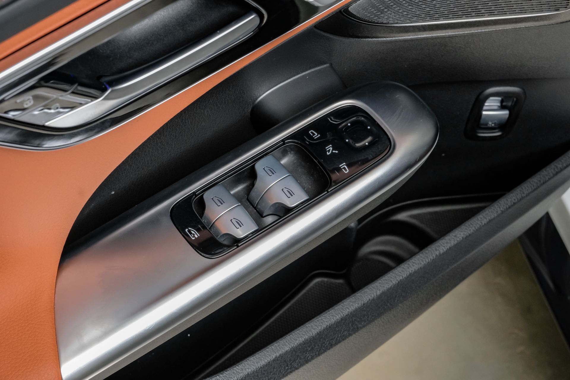 2025 Mercedes-Benz C-Class Sedan AMG C43 - Photo 41