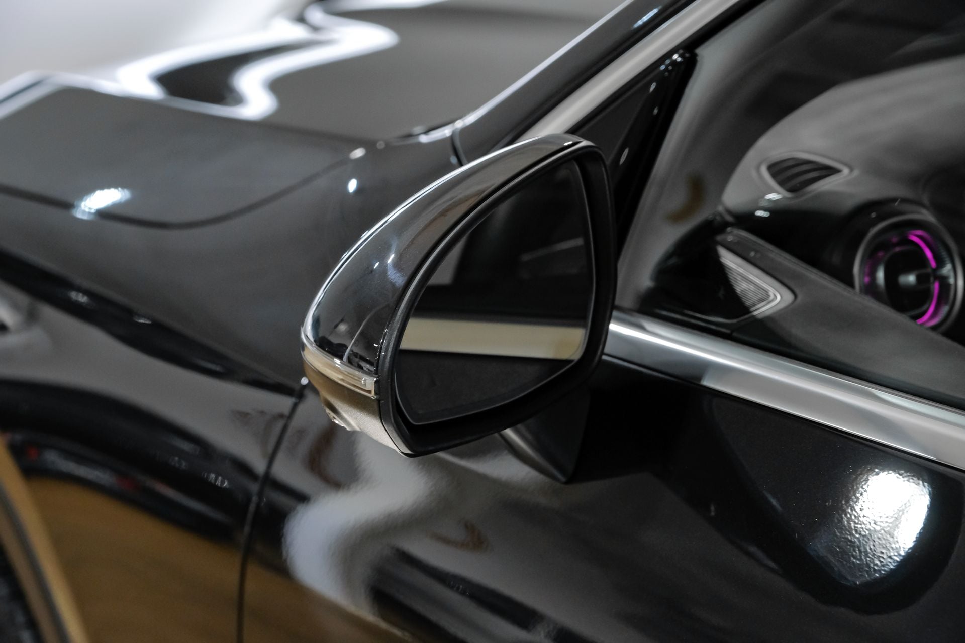 2025 Mercedes-Benz GLC Base - Photo 40