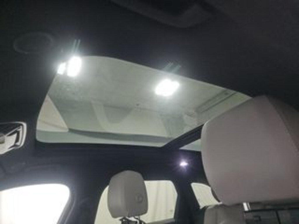 Used 2024 Land Rover Range Rover Velar P250 Dynamic SE/Heated & Cooled Front Seats/3D Surround Camera/Tow Hitch Receiver SUV