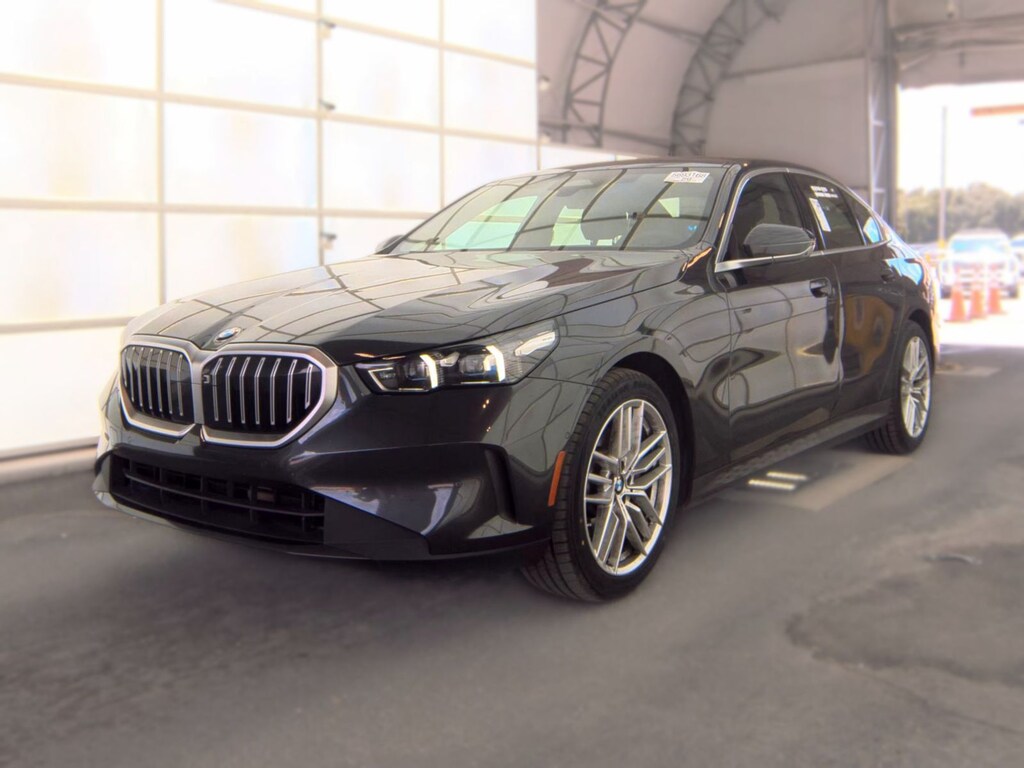 Used 2025 BMW 530i Premium Package/Premium Package/harman/kardon Premium Sound System/19" Triplex-Spoke Silver 933 W Sedan