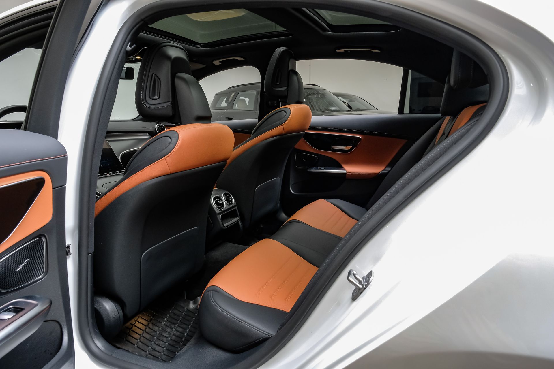2025 Mercedes-Benz C-Class Sedan AMG C43 - Photo 36
