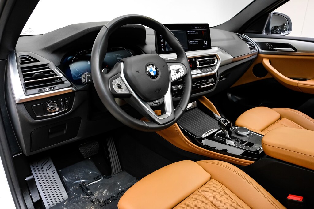 Used 2025 BMW X4 xDrive30i Premium Package/Ambient Lighting/19" Y-Spoke Ferric Grey 693 Wh SUV