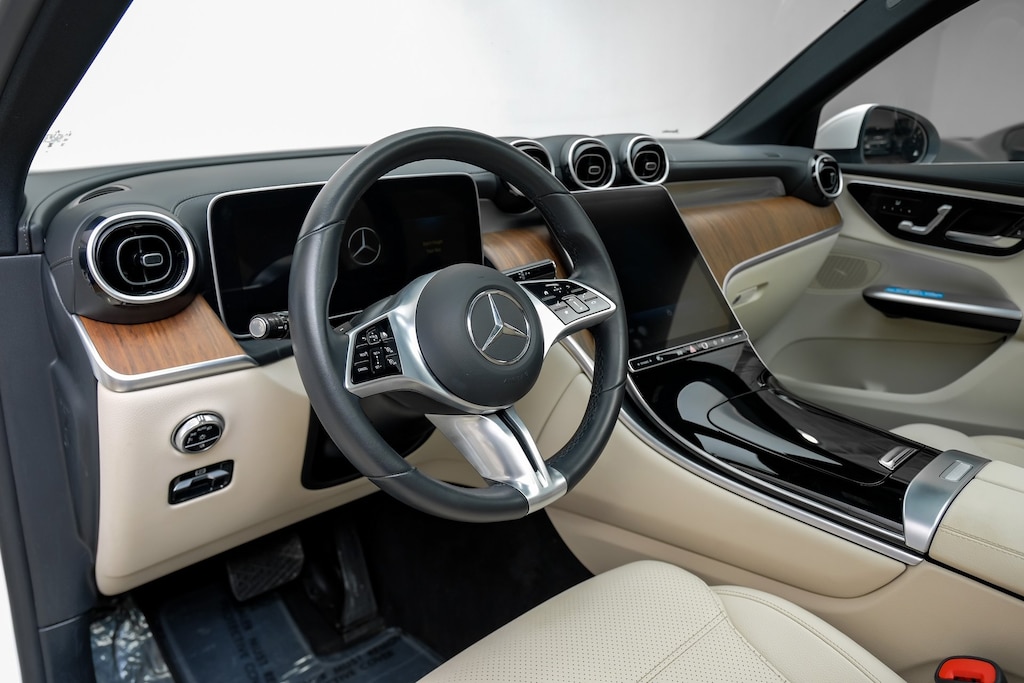 Used 2023 Mercedes-Benz GLC 300 Premium Package/Macchiato Beige MB-Tex/Panorama Sunroof/19” Multispoke Wheels SUV
