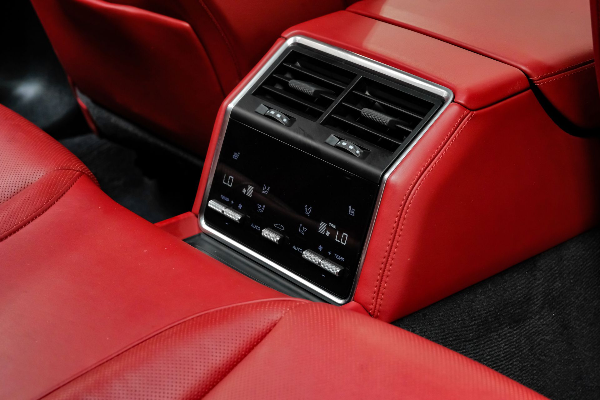 2023 Porsche Panamera Platinum Edition - Photo 40