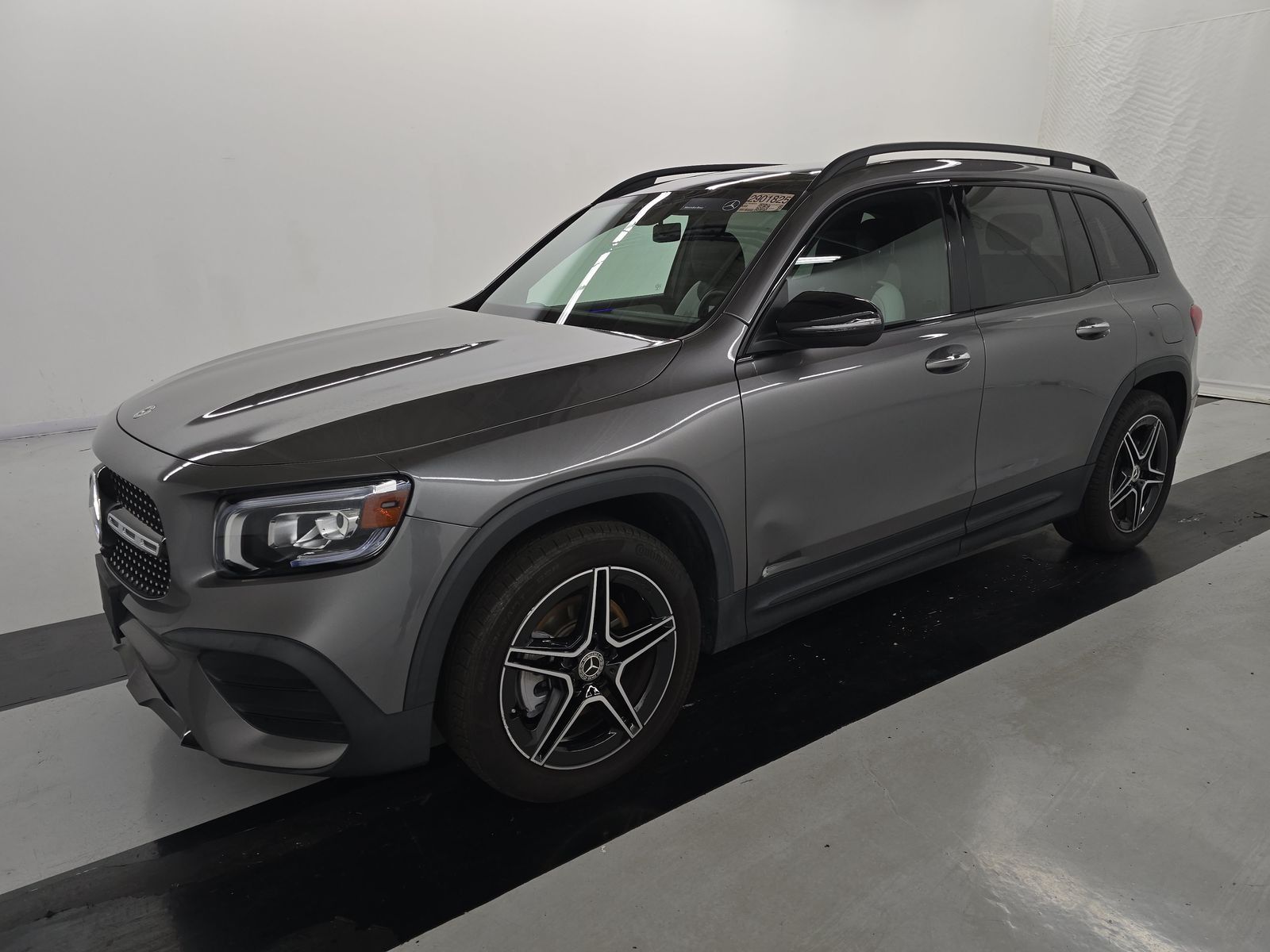 2023 Mercedes-Benz GLB Base's photo